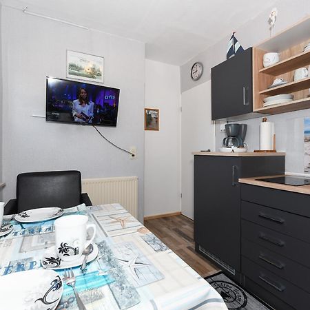 Ferienwohnung Ankerplatz Im Gaestehaus Kock Neuharlingersiel Exterior foto